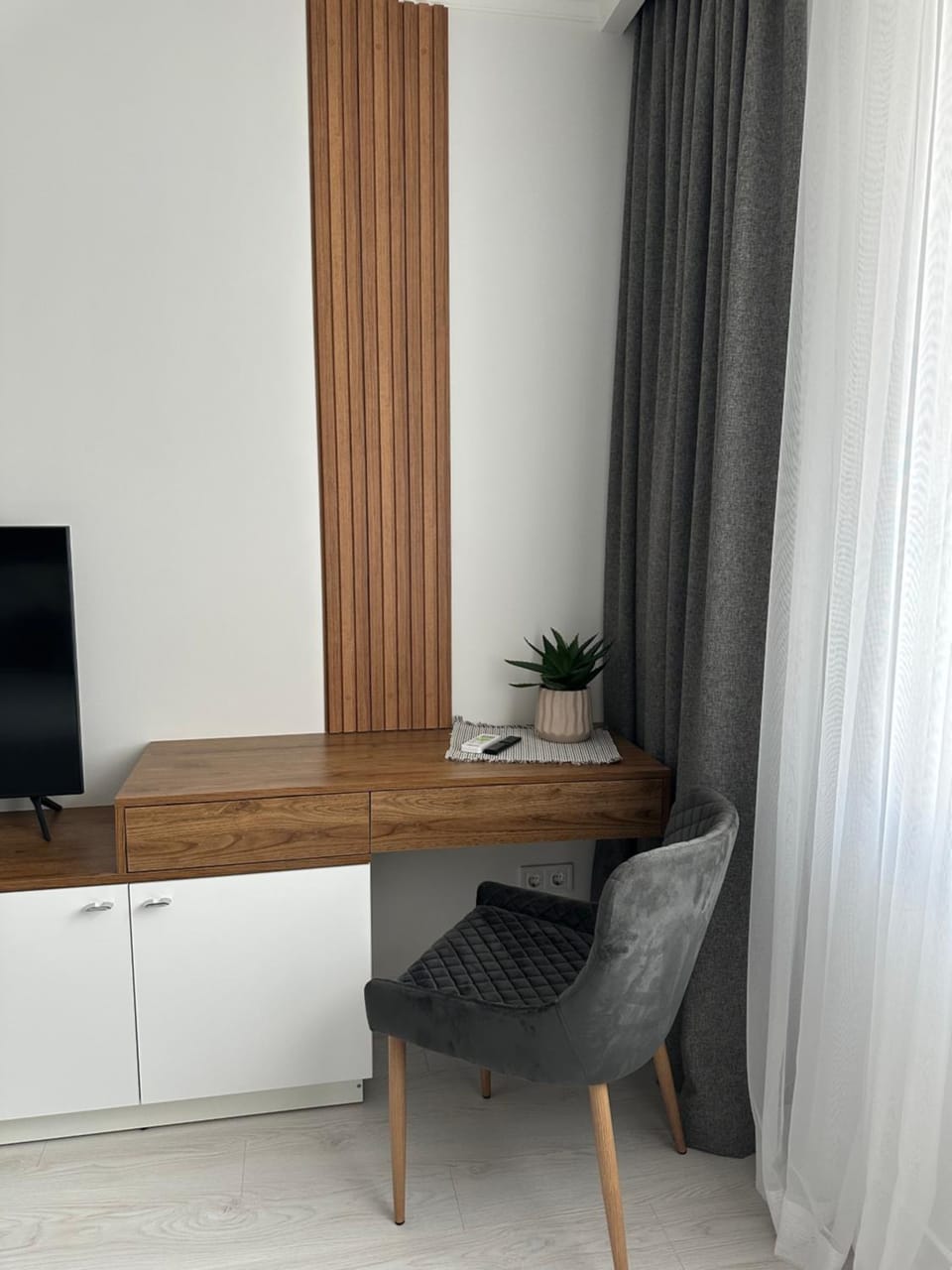 TV and multimedia, hair dresser