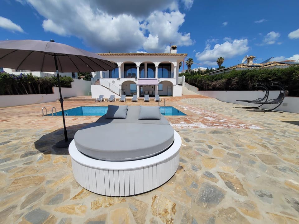 luxury apartments sea views with pool Apartment in Costa del Sol