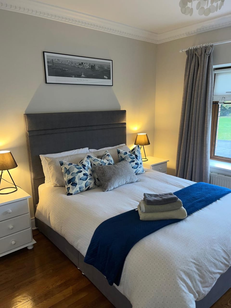Carraig House Sleeps 2 Pets Allowed Apartment in Longford