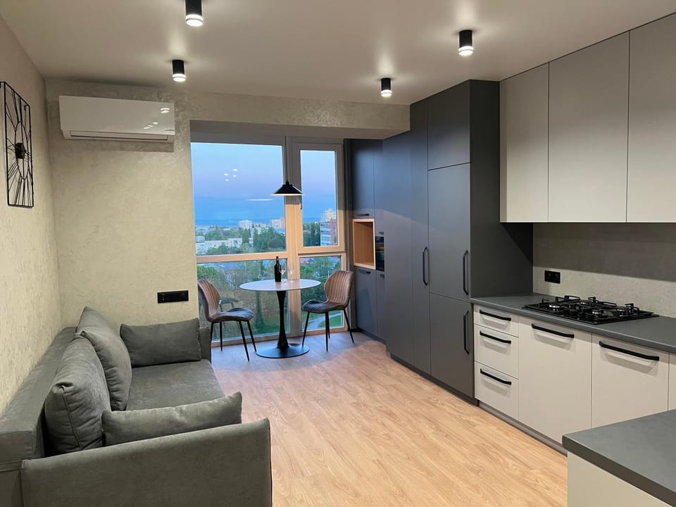 Комфортний люкс з панорамою Netflix Apartment in Ukraine