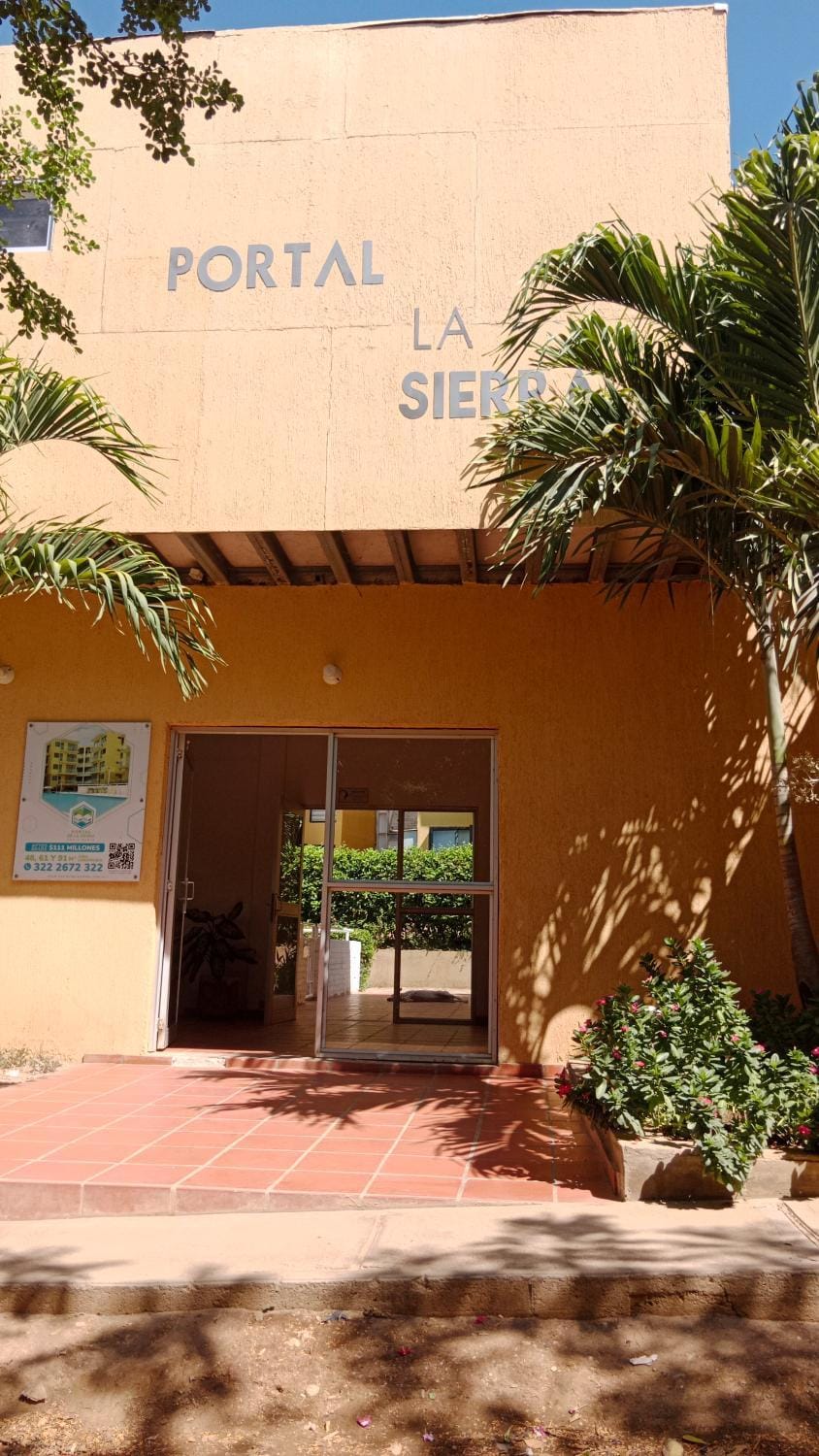 Property building, Facade/entrance