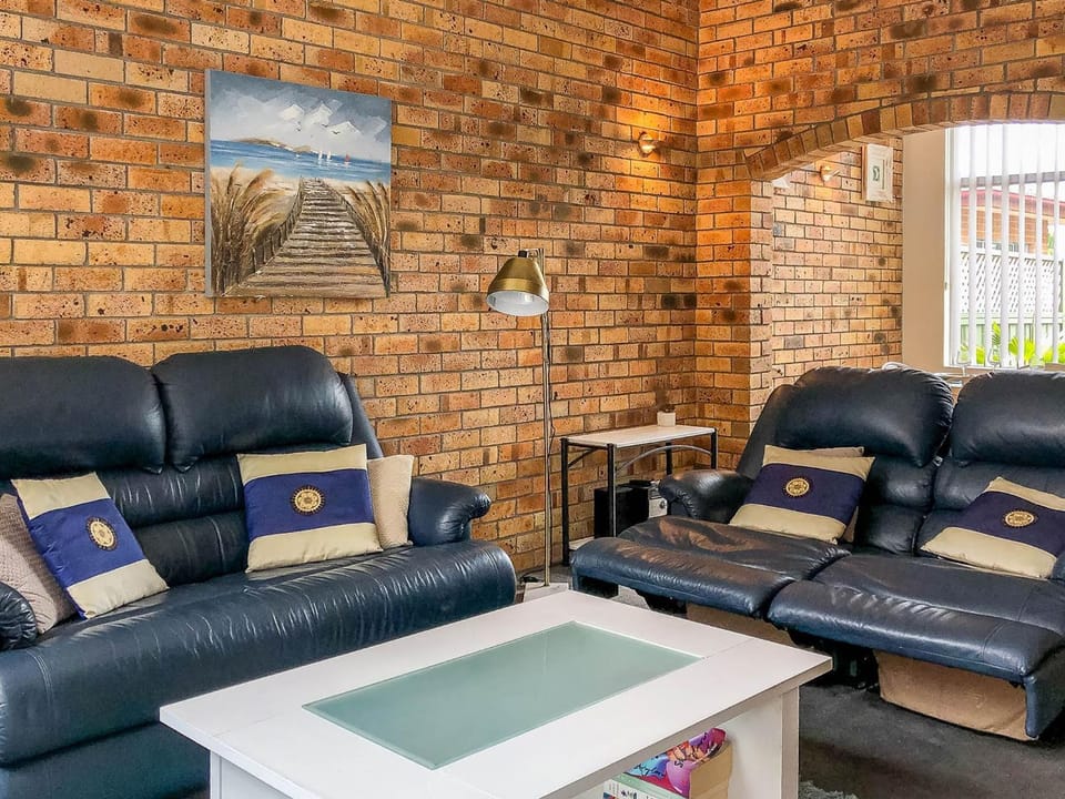 5 The Pines 4 Messines St House in Shoal Bay
