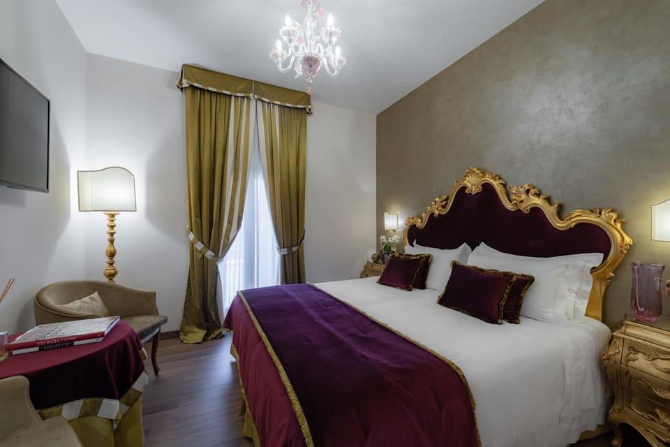 Bed, Photo of the whole room