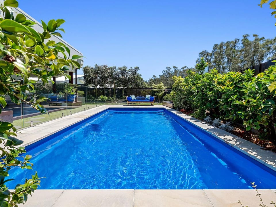 The Doggy Beach House - with Heated Pool in Pottsville House in Pottsville