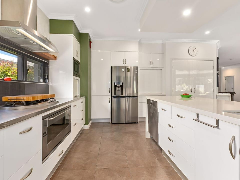 Kitchen or kitchenette, dishwasher, oven, pet friendly, stove, toaster