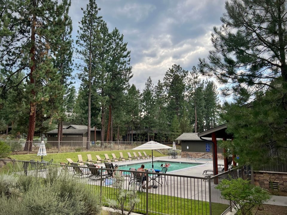 Beautiful Bend Retreat - Meredith Lodging House in Bend