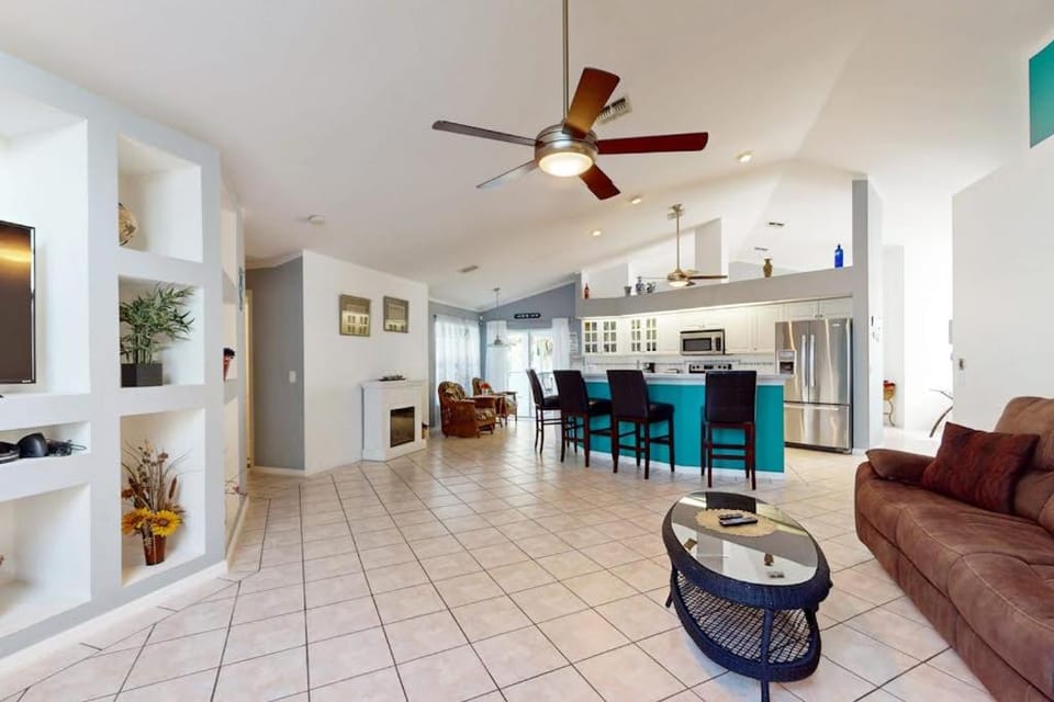 Cape Coral Carnival House in Cape Coral