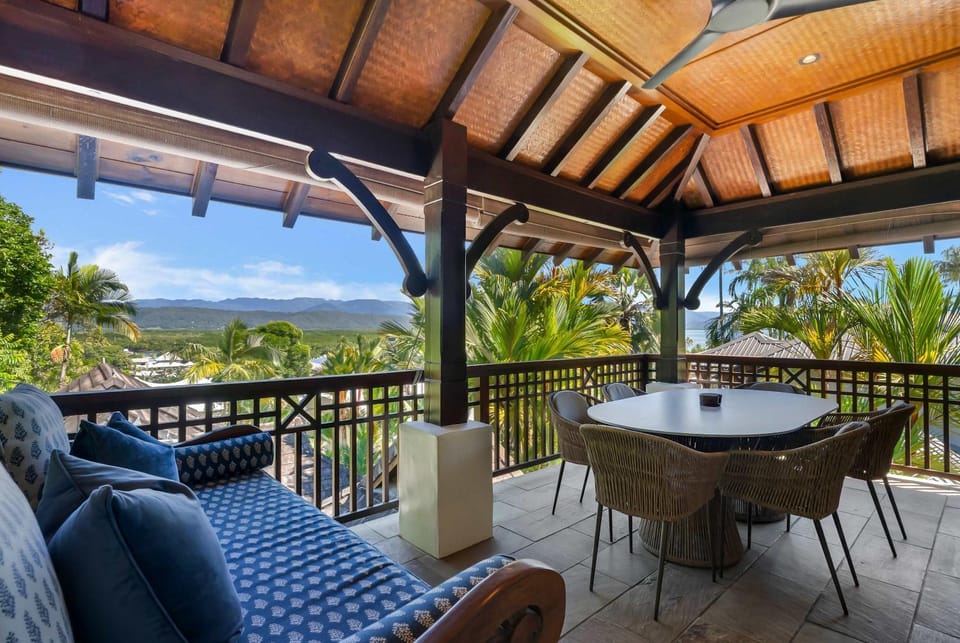 Natural landscape, View (from property/room), Balcony/Terrace, Seating area