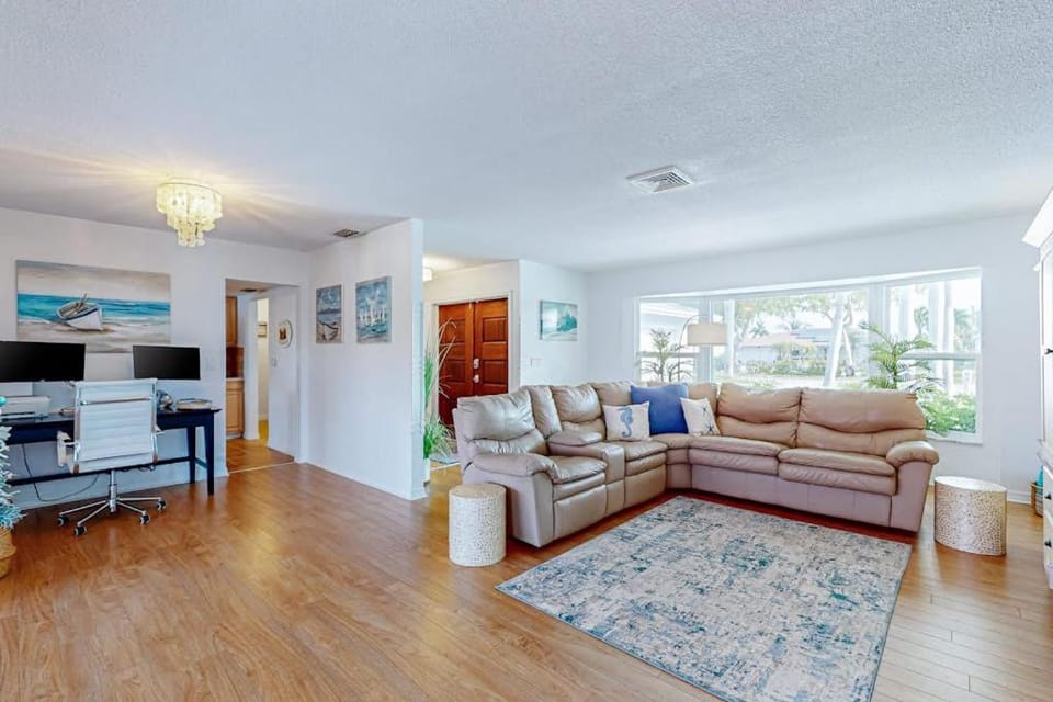 Swimmer's Delight House in Cape Coral