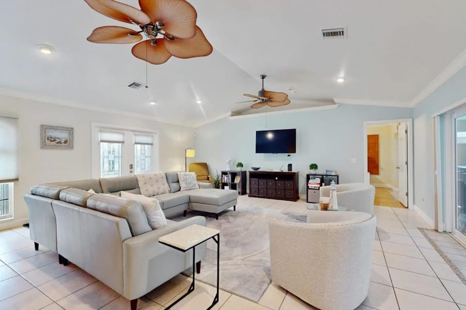 Sea Bird's Hideaway House in Cape Coral