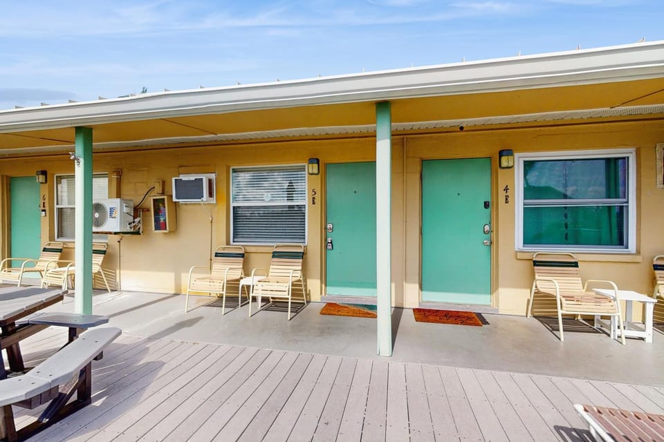 Breezy Belleair 5E House in Belleair Beach