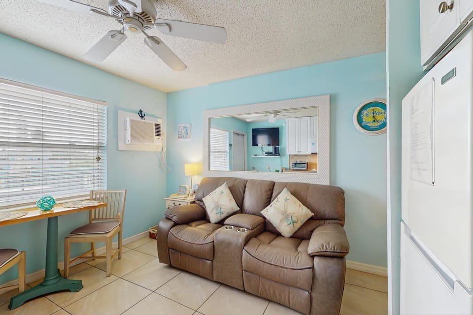 Breezy Belleair 5E House in Belleair Beach