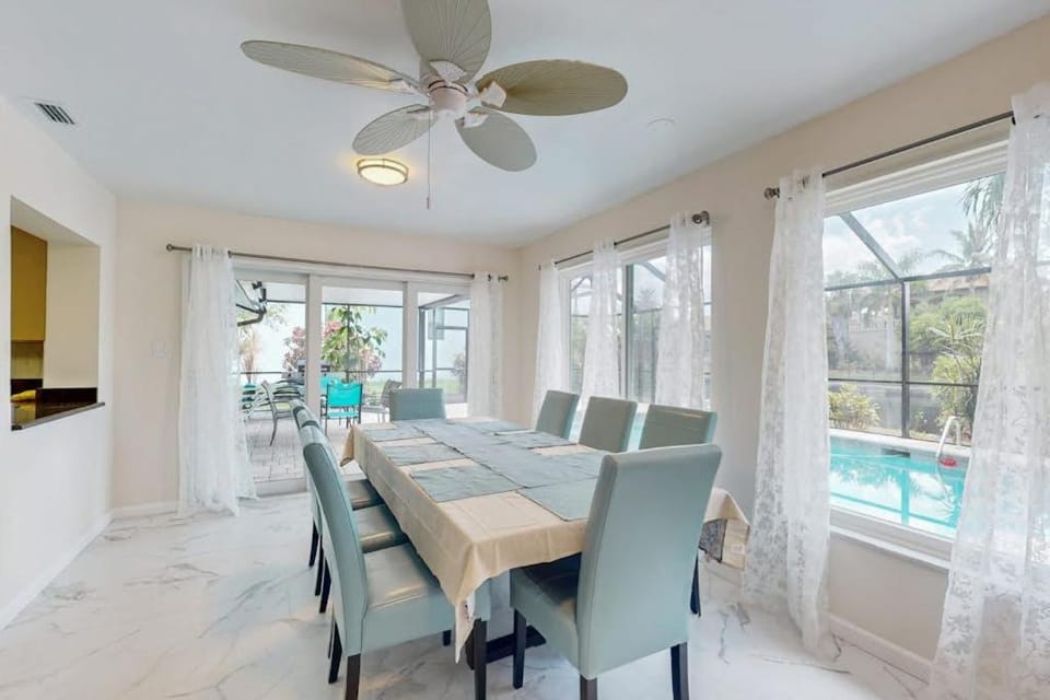 Tropical Fun House in Cape Coral