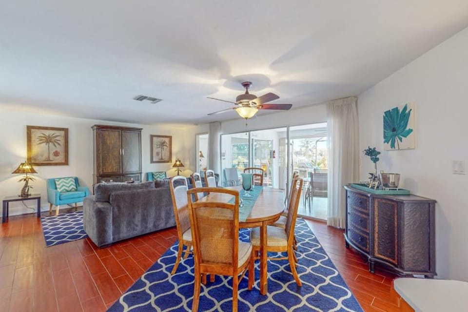 Marco Island Manor House in Marco Island