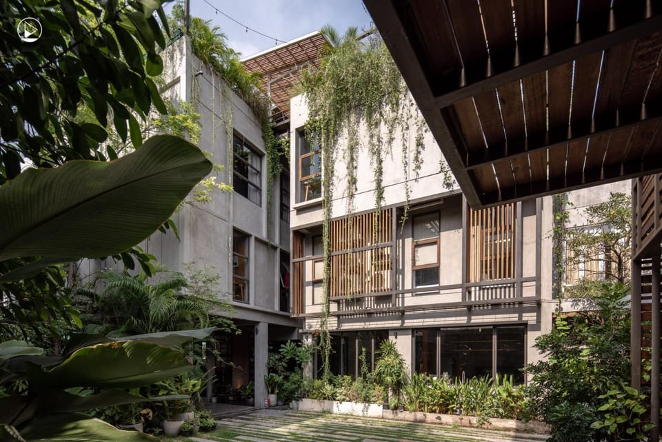 Property building, Facade/entrance, Garden