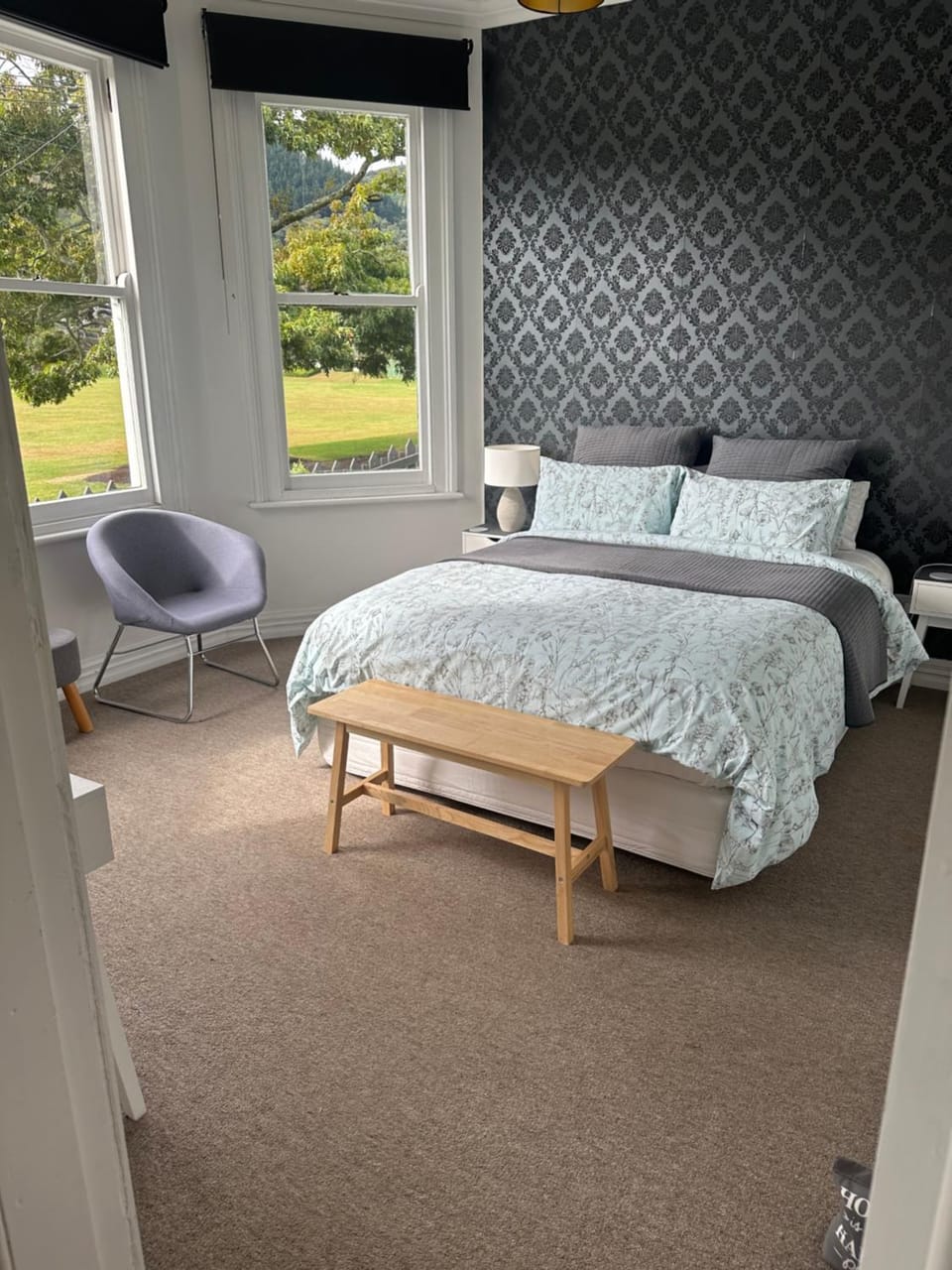 Bed, Bedroom, flat iron