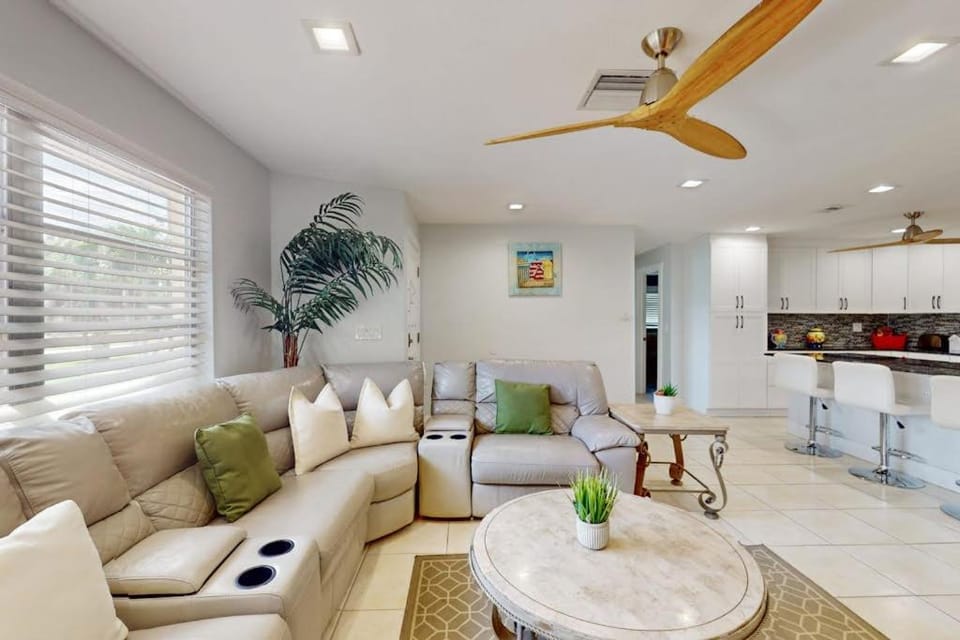 Modern Getaway House in Cape Coral