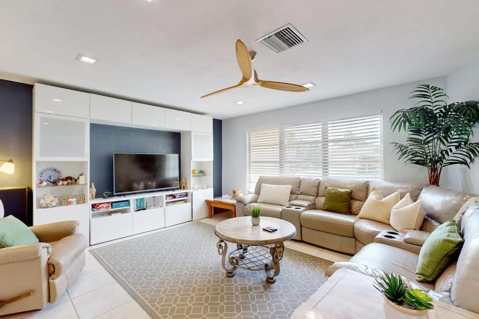 Modern Getaway House in Cape Coral