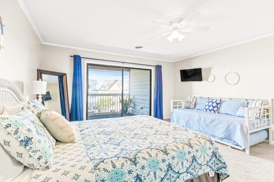 Coastal Comforts Apartment in Surfside Beach