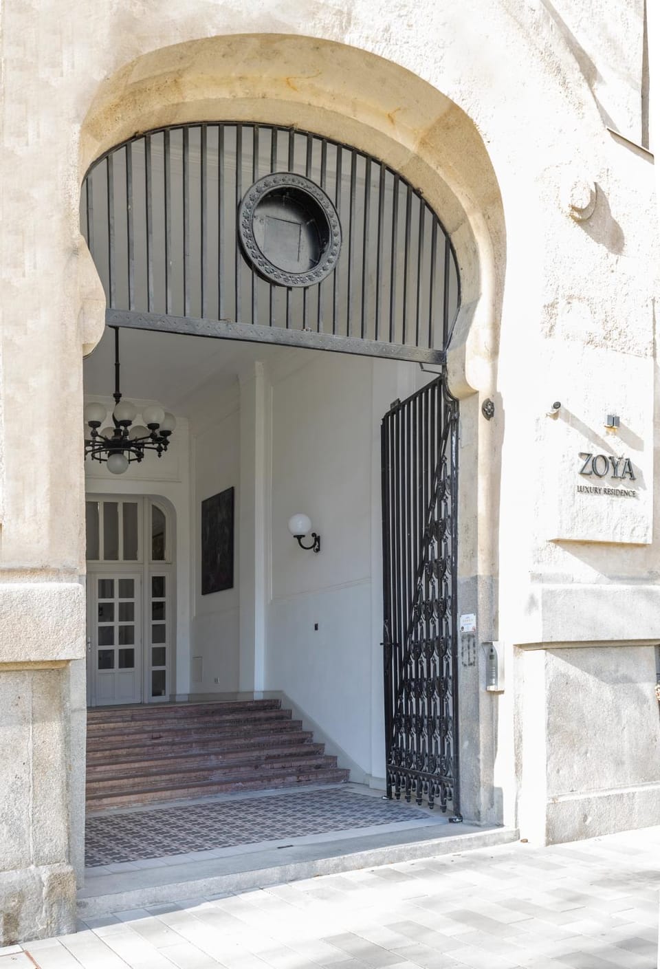 Facade/entrance