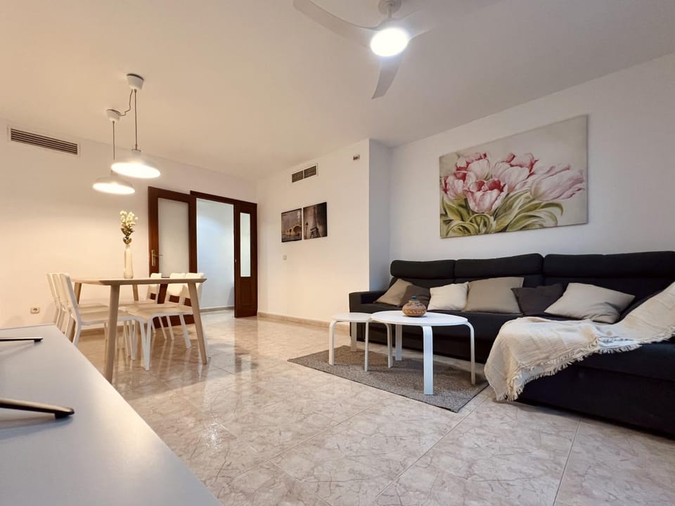 Living room, Photo of the whole room