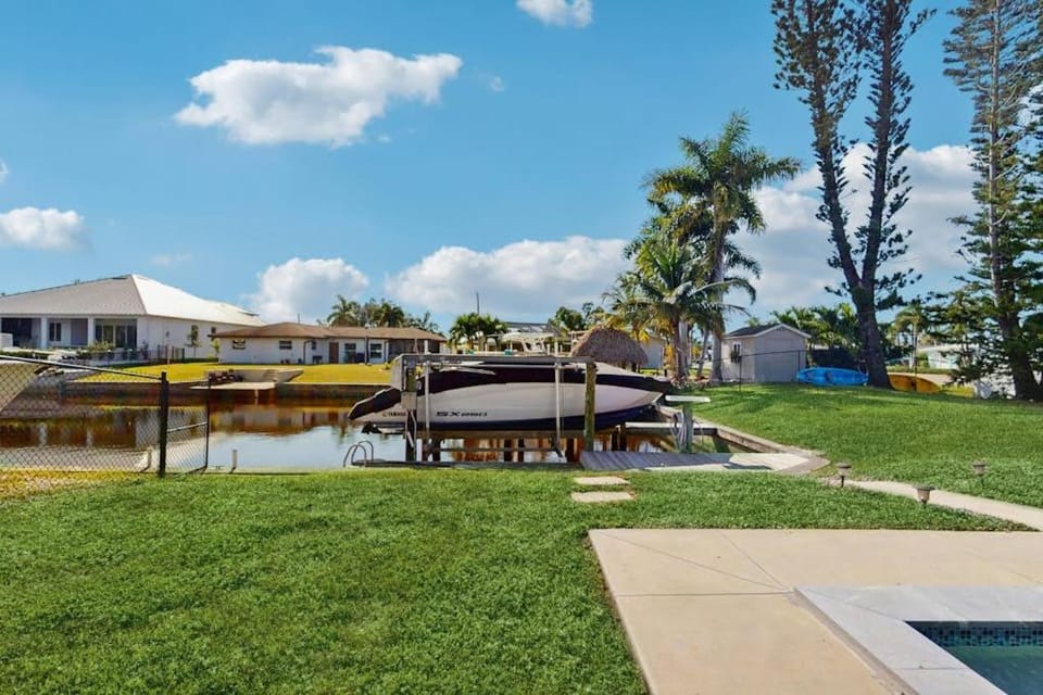 Waterfront Getaway House in Cape Coral
