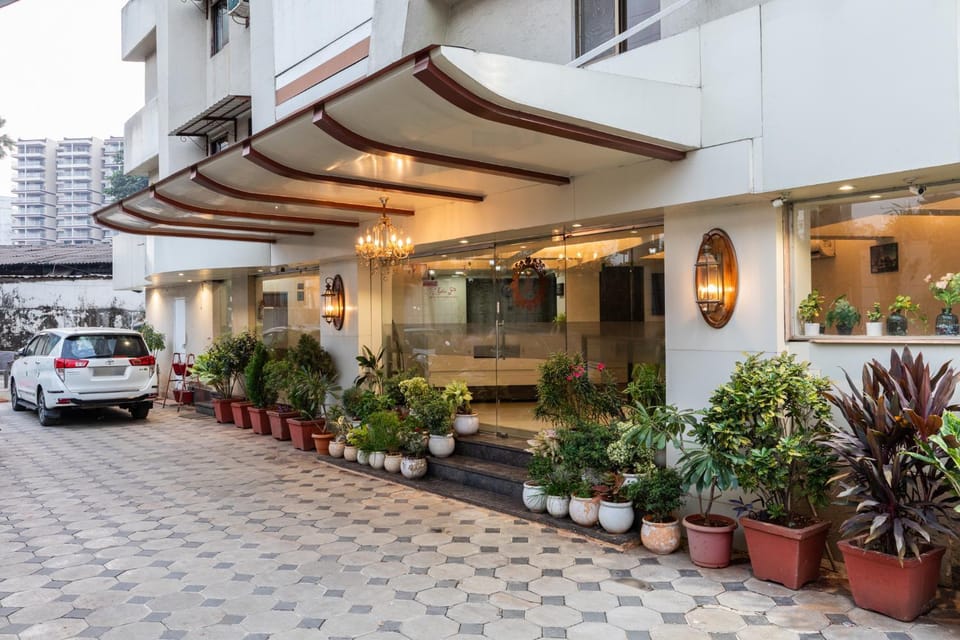 Facade/entrance