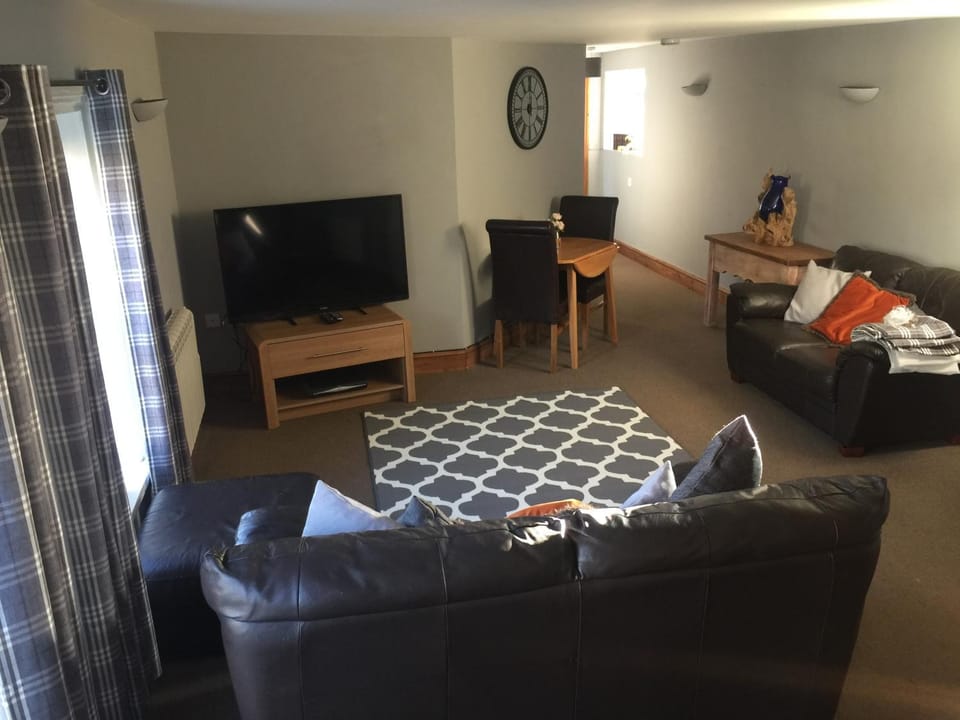 Stylish Historic Apartment - Sleeps 3 & Parking Apartment in Broadland District