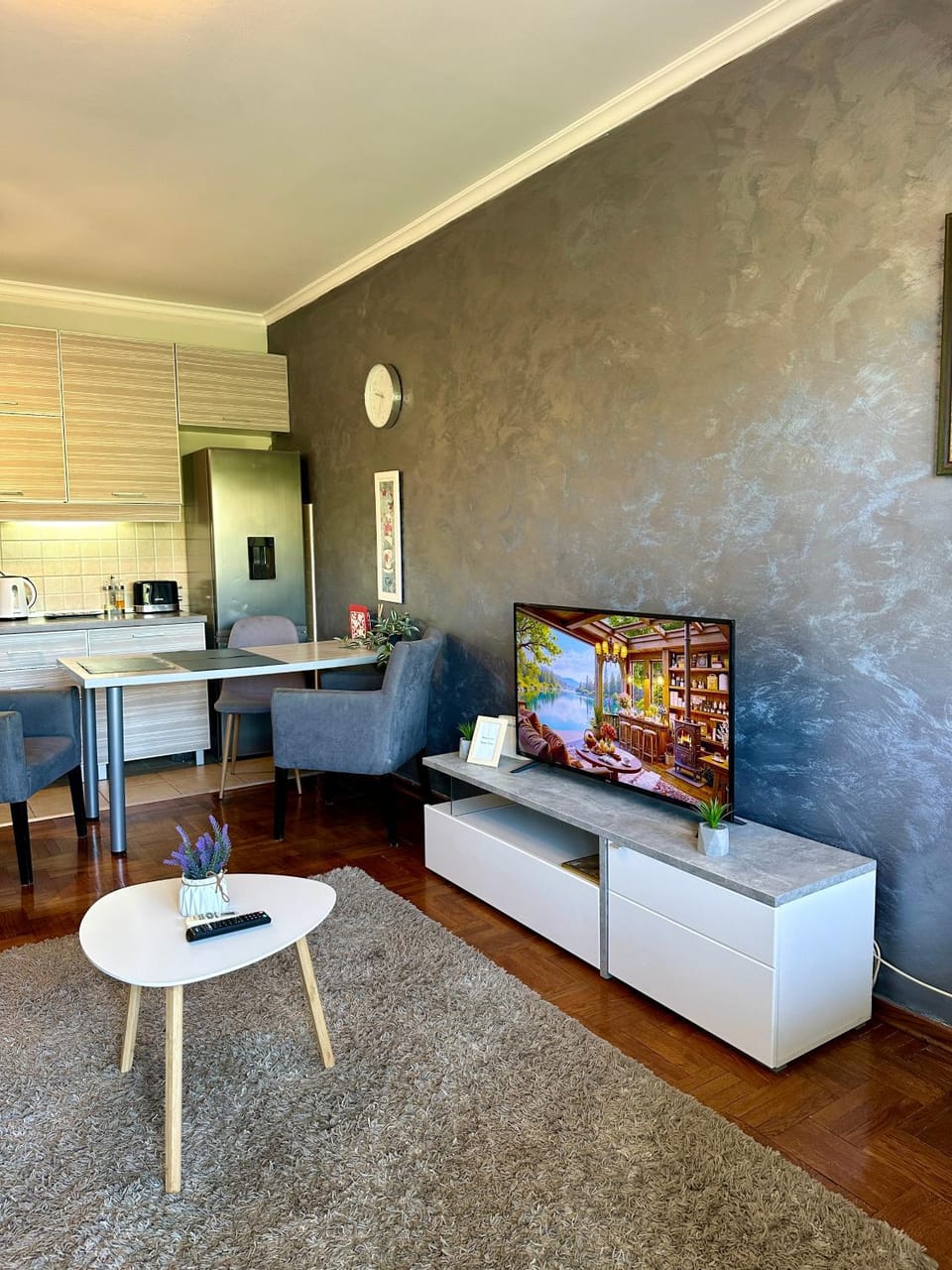 Living room, Seating area, Dining area
