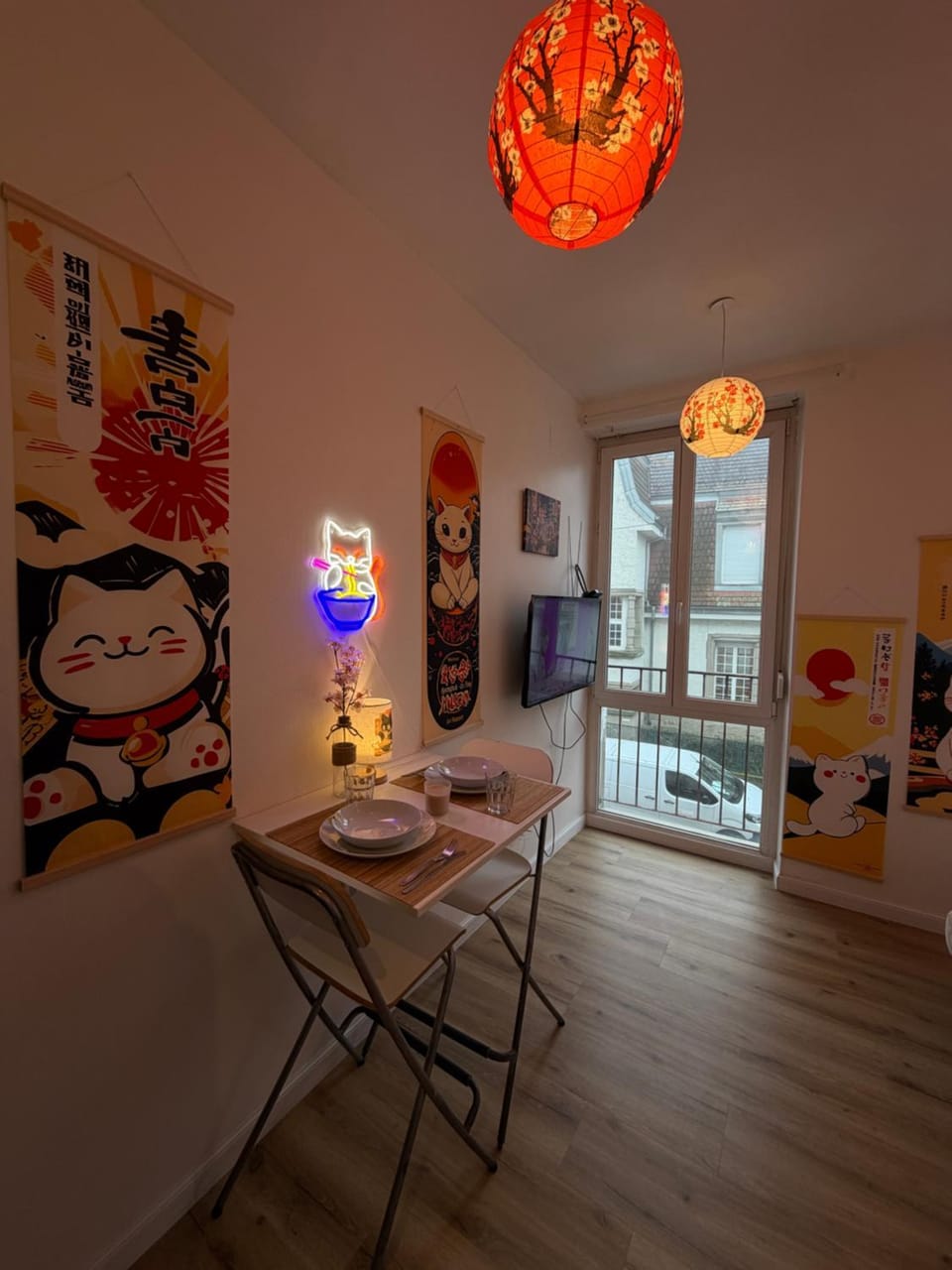 TV and multimedia, Dining area