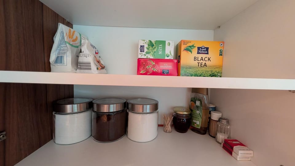 Coffee/tea facilities, Kitchen or kitchenette, Food and drinks, Food