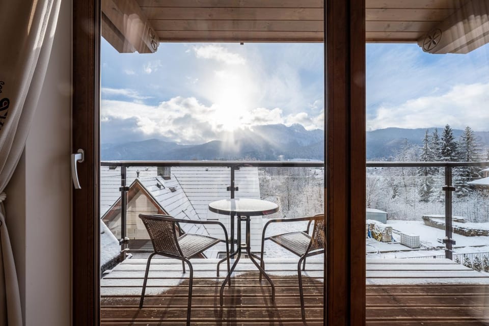 Winter, View (from property/room), Balcony/Terrace, Living room, Seating area, Mountain view