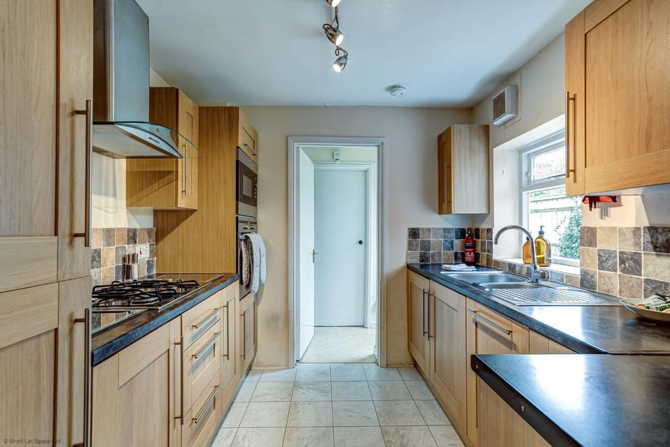 Kitchen or kitchenette, oven, stove