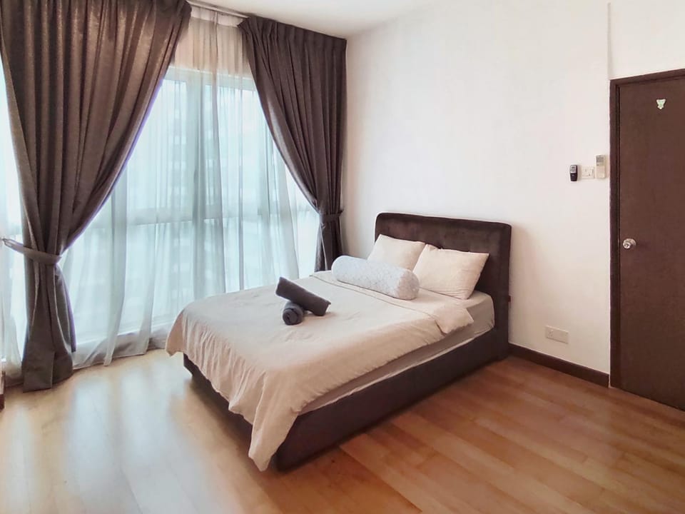 Bed, Bedroom, towels, air conditioner