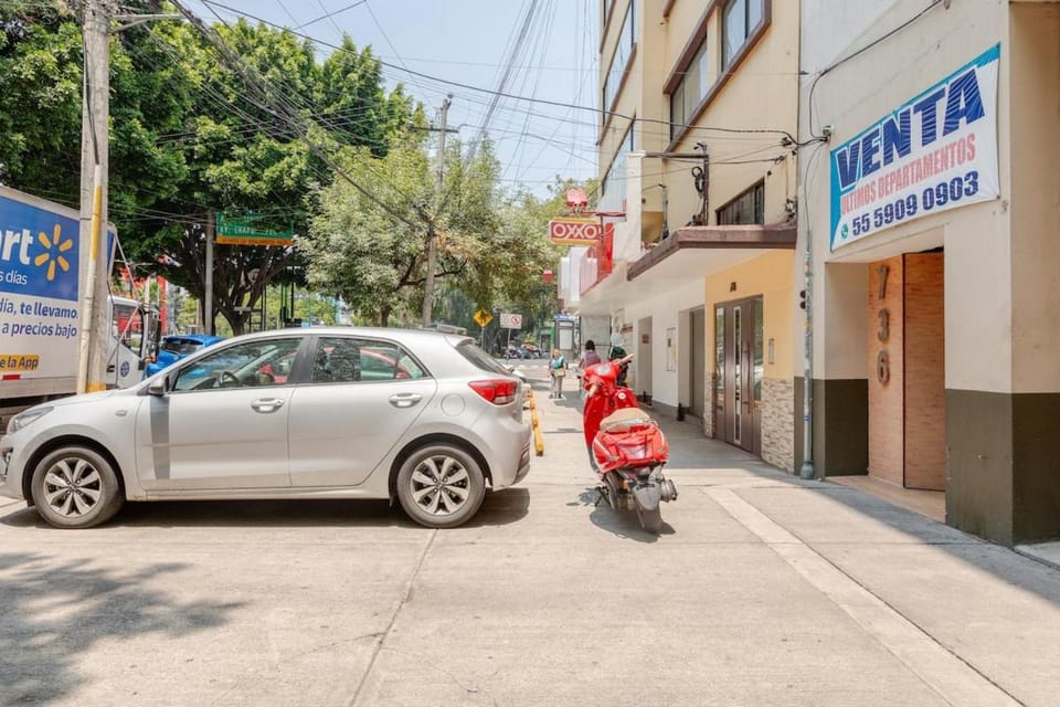 Day, Neighbourhood, Street view, Location