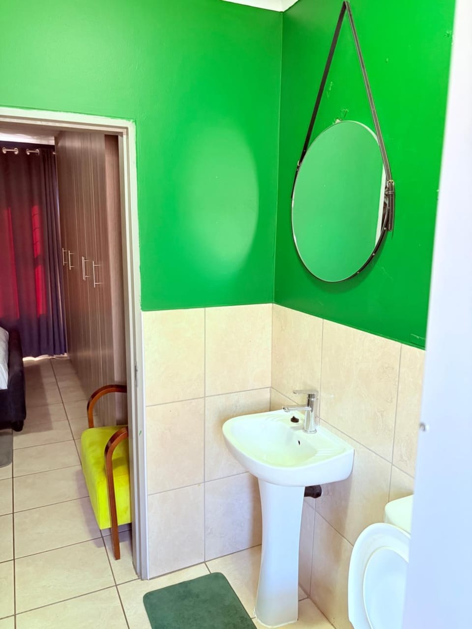 43 Home self Catering with backup power and High speed WiFi Apartment in South Africa