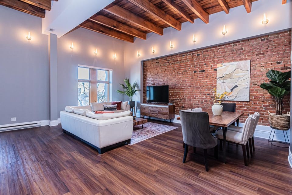TV and multimedia, Living room, Seating area, Dining area, Evening entertainment