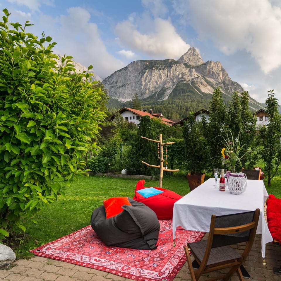 Garden, Mountain view
