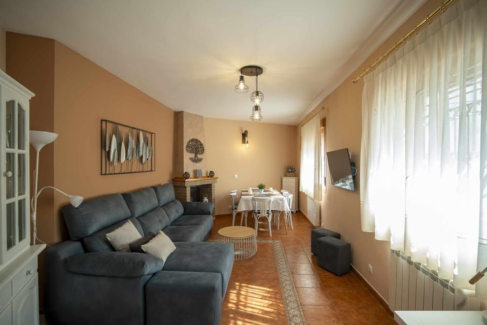Communal lounge/ TV room, Living room, Seating area
