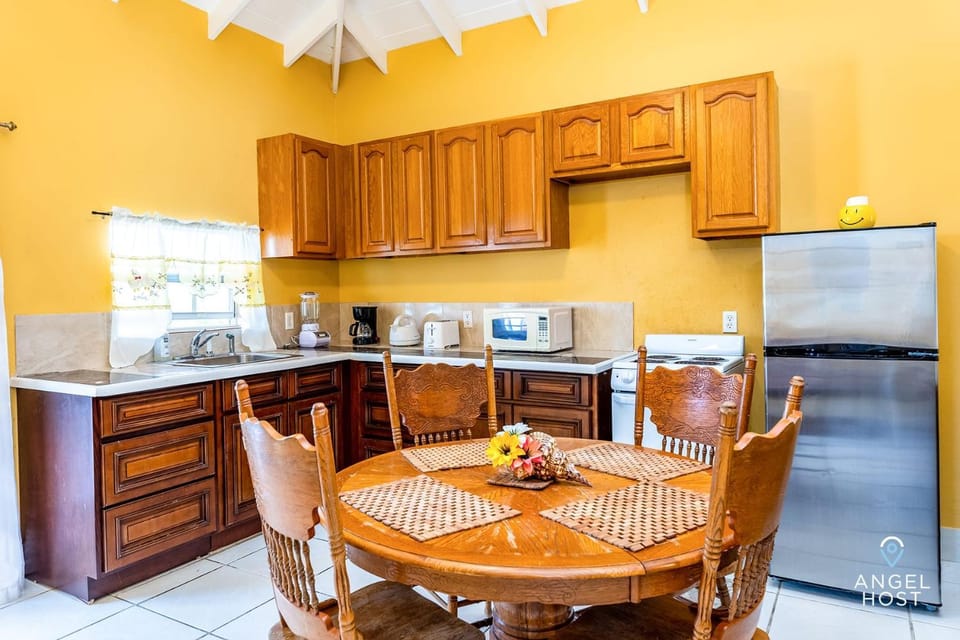Chalk Sound Beach Residences Near Sapodilla Bay Beach by Angel Host! House in Turks and Caicos Islands