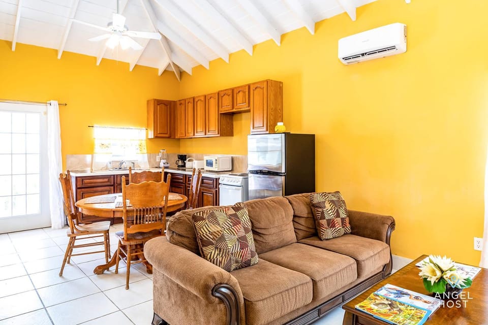 Chalk Sound Beach Residences Near Sapodilla Bay Beach by Angel Host! House in Turks and Caicos Islands