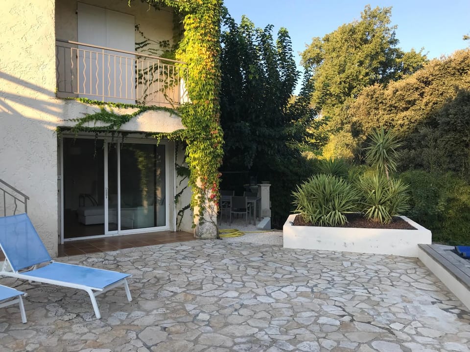 Patio, Garden, sunbed