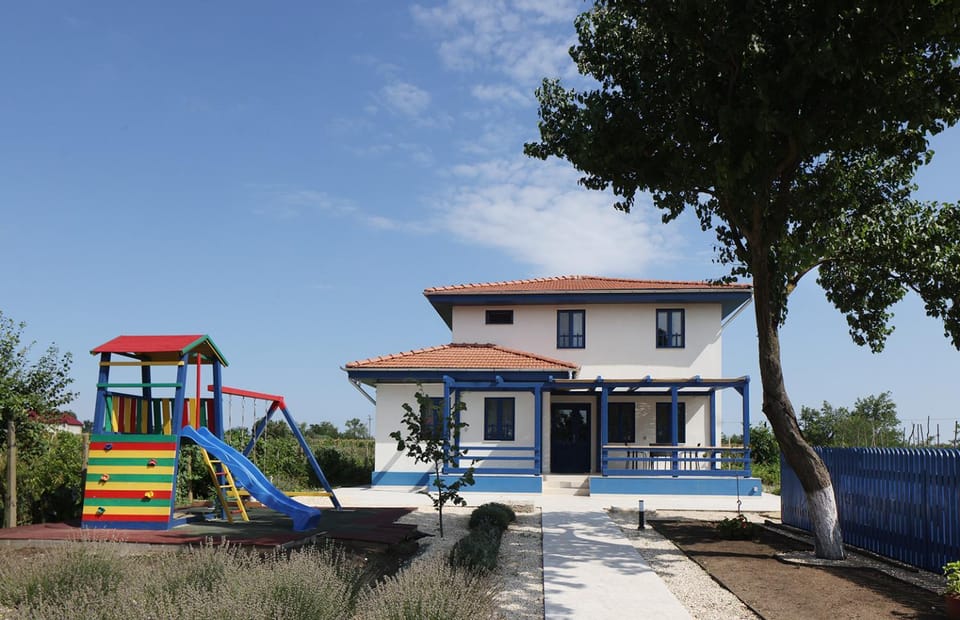 Property building, Day