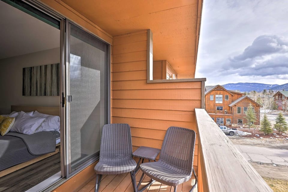 Walk to Main St Frisco! Modern Unit 7 Mi to Slopes Apartment in Frisco