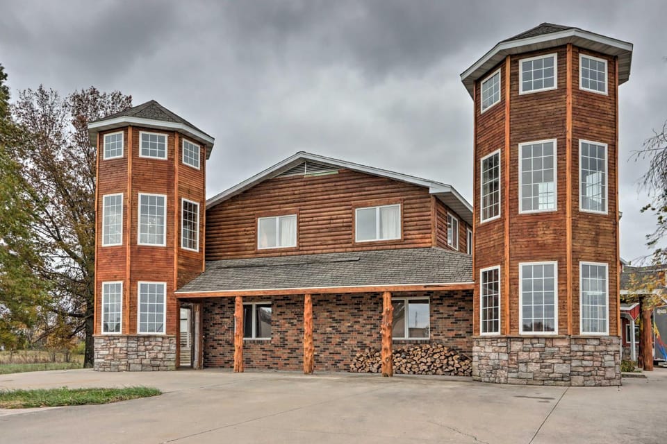 'Wildlife Lodge' Columbia Retreat off I-70! House in Missouri
