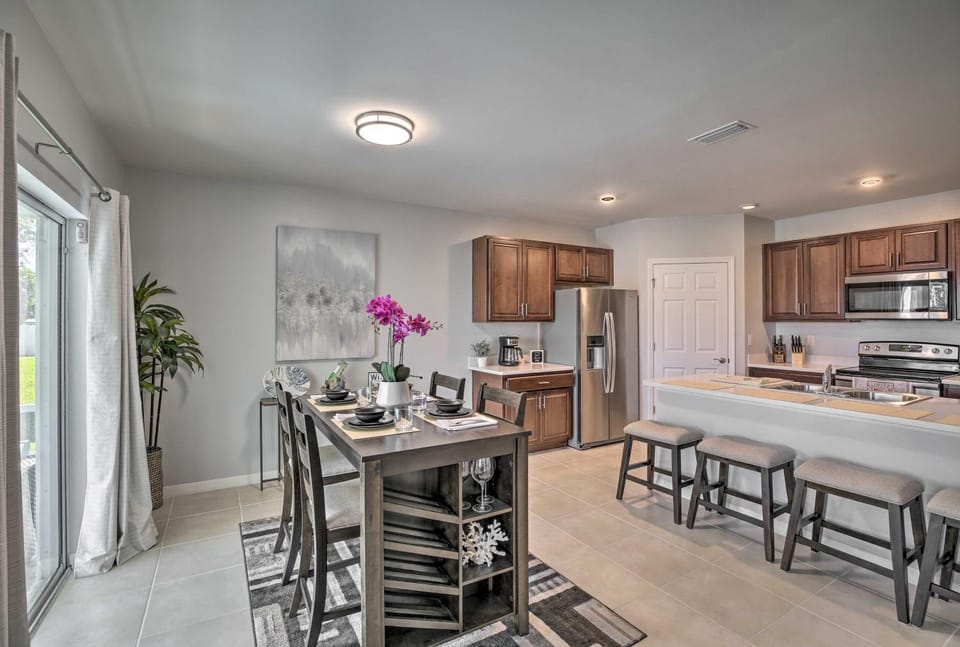 3 Mi to Beach: Cape Coral Home w/ Heated Pool House in Cape Coral