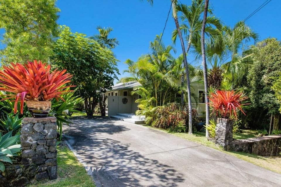 Magic Sands Retreat Hale House in Big Island