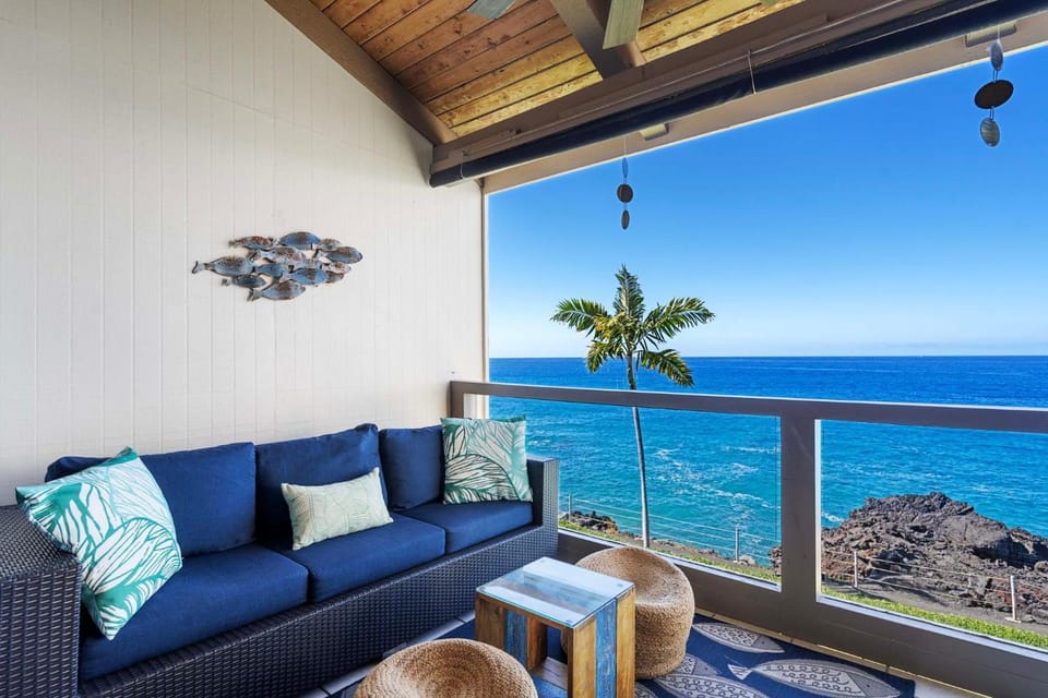 KKSR#2303 Oceanfront, Top Floor, Ocean views, AC! House in Big Island
