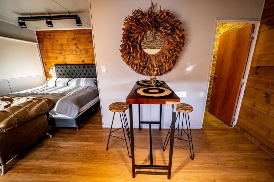 Bed, Kitchen or kitchenette, Dining area, Bedroom