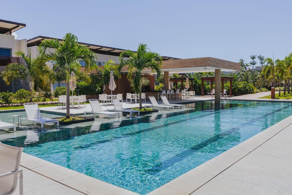 Swimming pool, Swimming pool